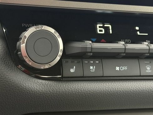 New 2026 Toyota Tundra Limited AWD/4WD image 22