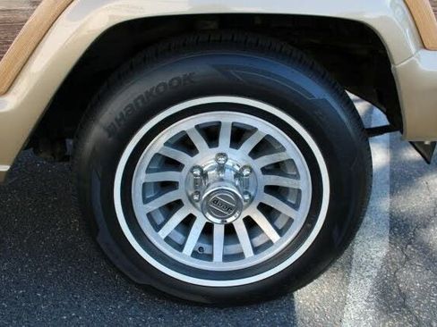 Used 1990 Jeep Grand Wagoneer image 83