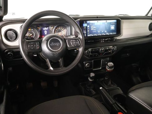 Used 2024 Jeep Wrangler Unlimited Sport AWD/4WD image 2