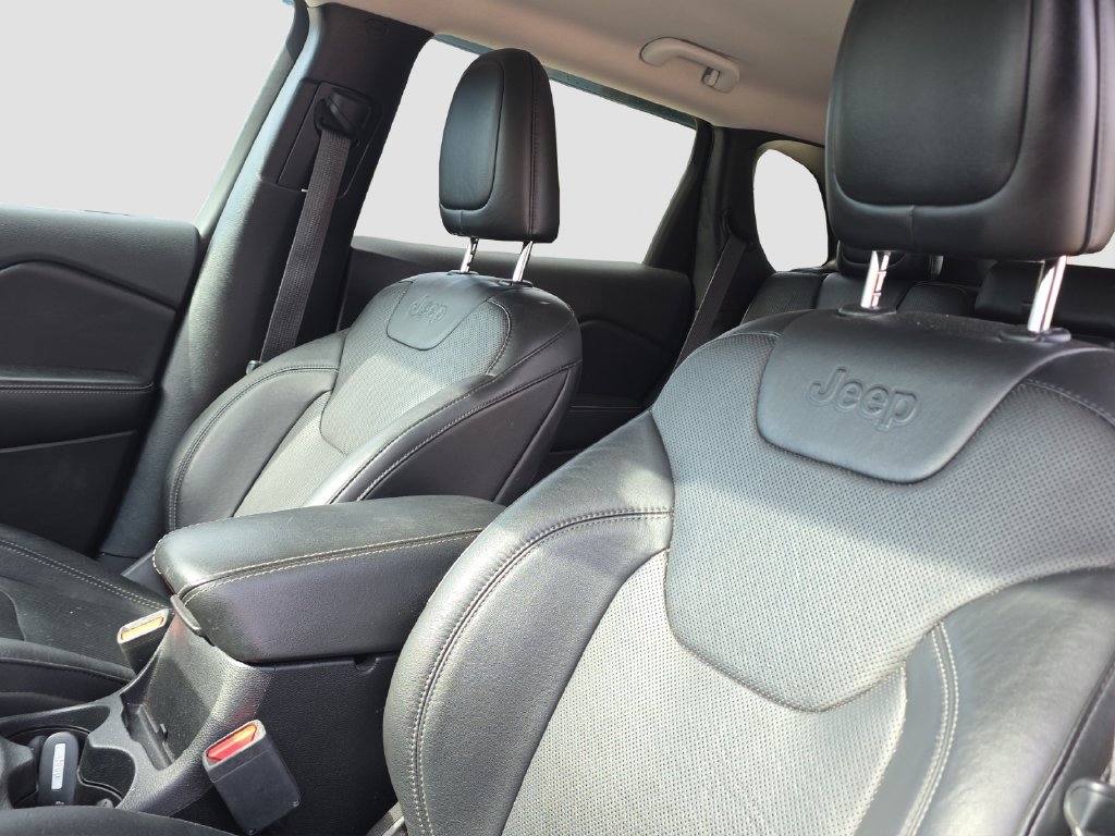 Used 2019 Jeep Cherokee Limited AWD/4WD image 7