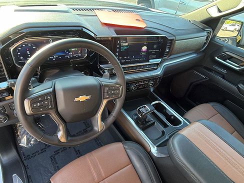 Certified 2023 Chevrolet Silverado 1500 High Country w/ High Country Premium Package AWD/4WD image 22
