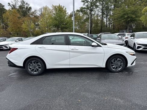 New 2026 Hyundai Elantra Blue image 8