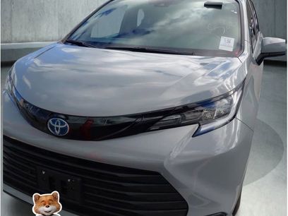 Certified 2025 Toyota Sienna XLE Woodland Edition