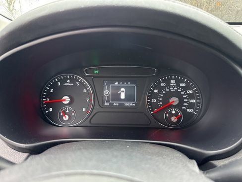 Used 2017 Kia Sorento LX w/ LX Convenience Package image 17