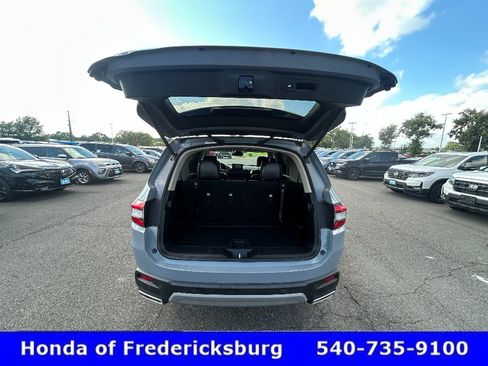 Used 2024 Honda Pilot Touring image 12
