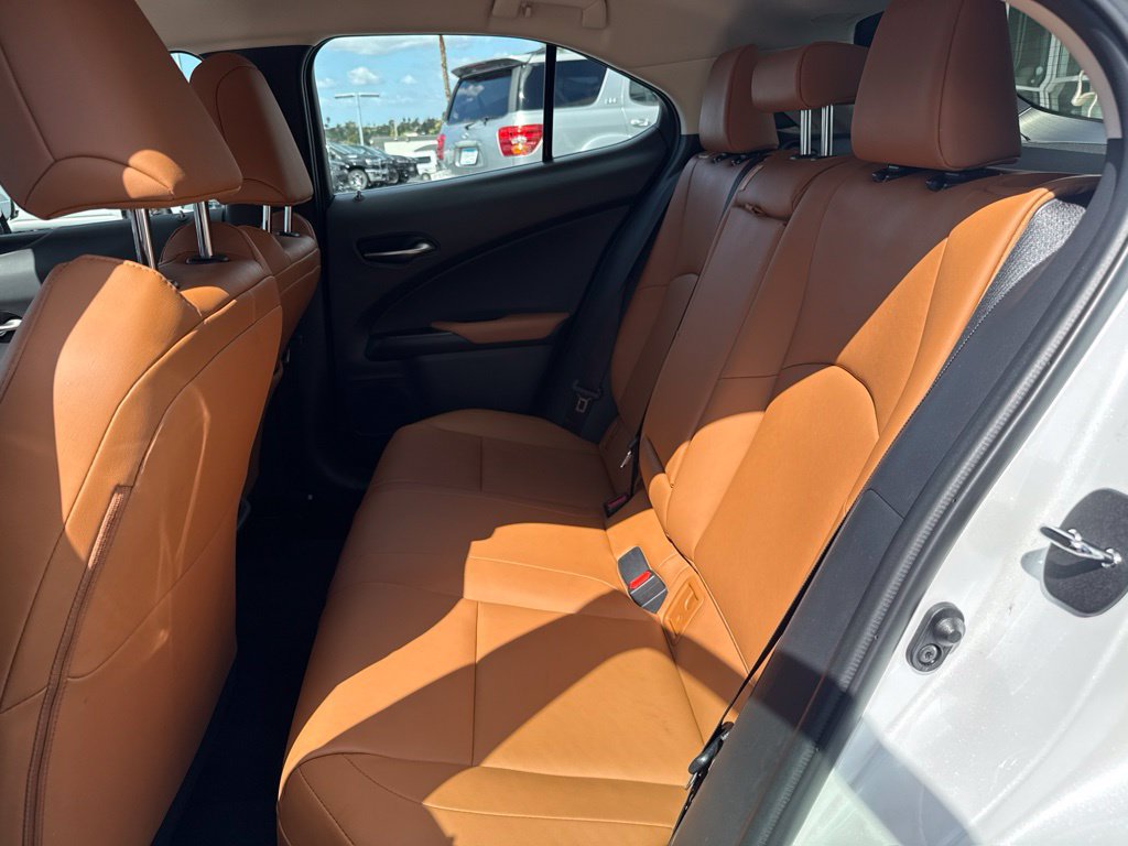 Used 2022 Lexus UX 200 w/ Accessory Package (Z1) FWD image 15