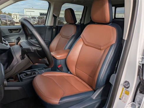 Used 2024 Ford Maverick Lariat image 12