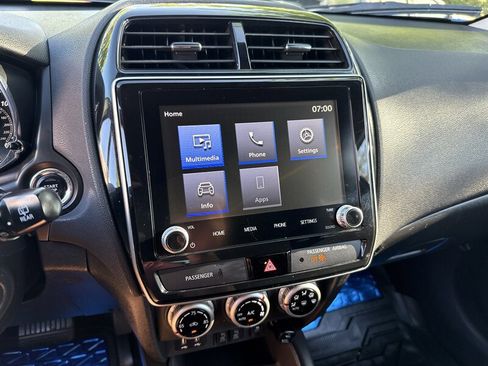 Used 2020 Mitsubishi Outlander Sport SE AWD/4WD image 33
