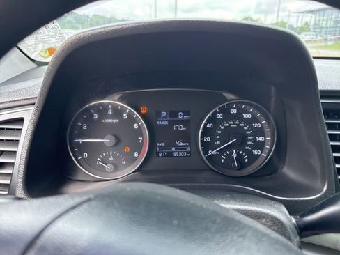 Used 2017 Hyundai Elantra SE FWD image 6