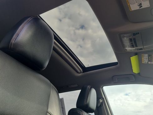 Used 2018 Toyota Highlander Limited AWD/4WD image 29