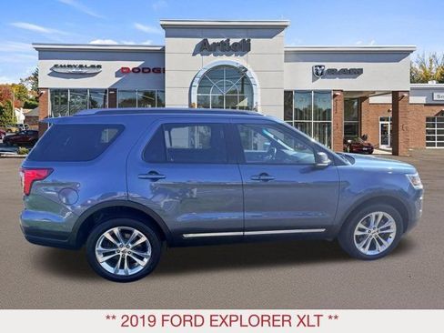 Used 2019 Ford Explorer XLT w/ Equipment Group 202A AWD/4WD image 7