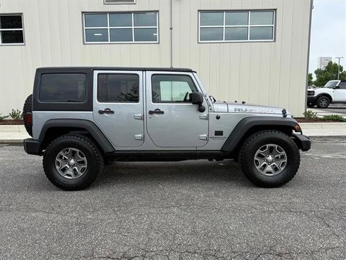 Used 2014 Jeep Wrangler Unlimited Rubicon w/ Max Tow Package AWD/4WD image 2