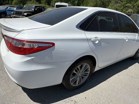 Used 2017 Toyota Camry SE FWD image 8