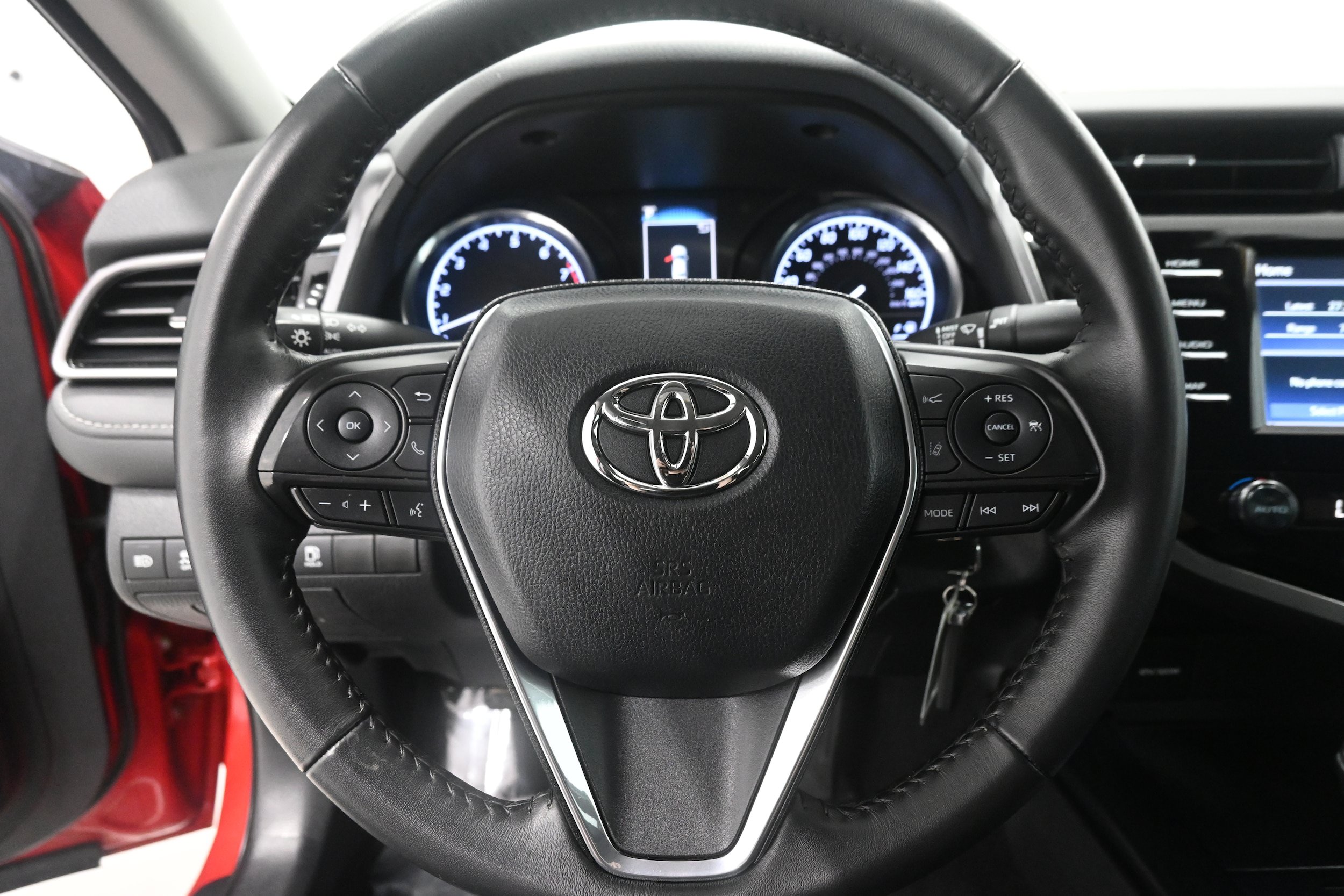 Used 2019 Toyota Camry SE FWD image 8
