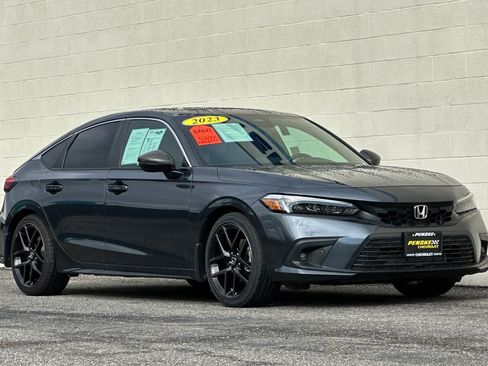 Used 2023 Honda Civic Sport Touring image 2