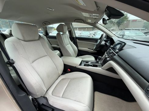 Used 2018 Honda Accord LX image 13