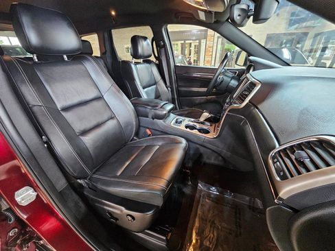 Used 2017 Jeep Grand Cherokee Limited AWD/4WD image 11