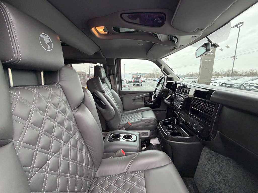 Used 2022 Chevrolet Express 2500 Extended w/ Enhanced Convenience Package RWD image 13