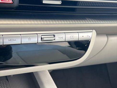 New 2025 Hyundai Ioniq 6 Limited image 23
