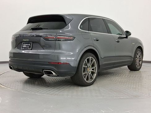 Used 2023 Porsche Cayenne E-Hybrid image 9