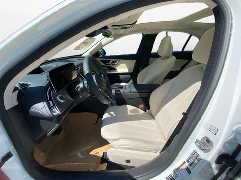 New 2026 Mercedes-Benz E 350 4MATIC Sedan image 9