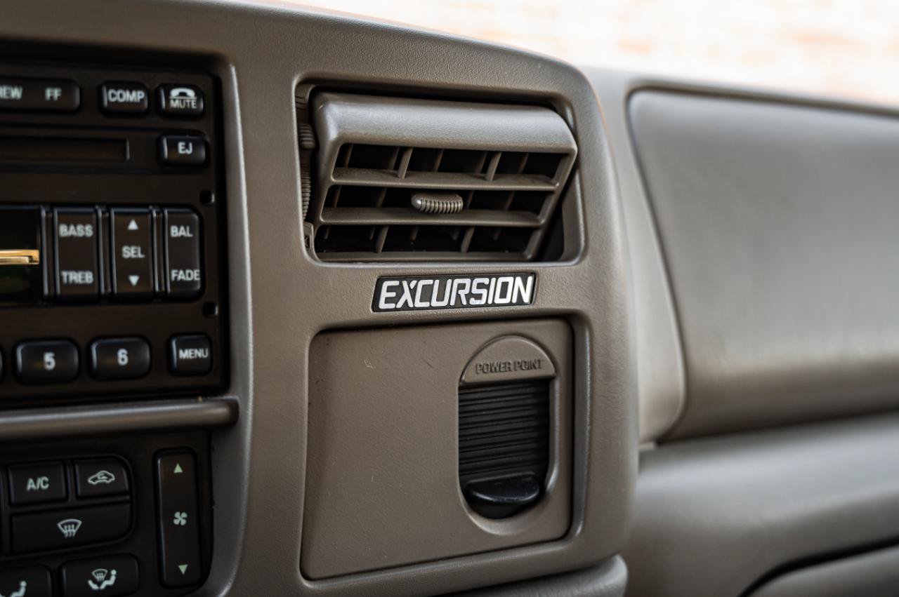 Used 2003 Ford Excursion Limited AWD/4WD image 25