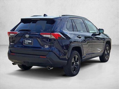 Used 2025 Toyota RAV4 XLE AWD/4WD image 5