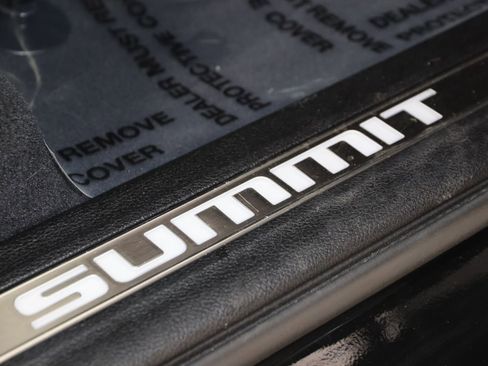 Used 2023 Jeep Grand Cherokee Summit image 16