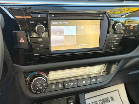 Used 2016 Toyota Corolla S image 9