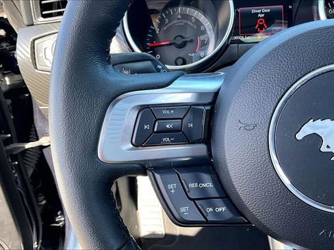 Used 2021 Ford Mustang Coupe image 11