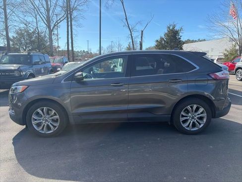 Used 2019 Ford Edge Titanium w/ Equipment Group 301A image 5