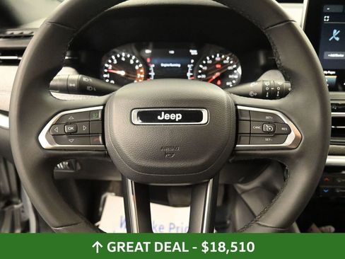 Used 2024 Jeep Compass Latitude image 33