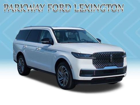 Used 2025 Lincoln Navigator Reserve AWD/4WD image 7