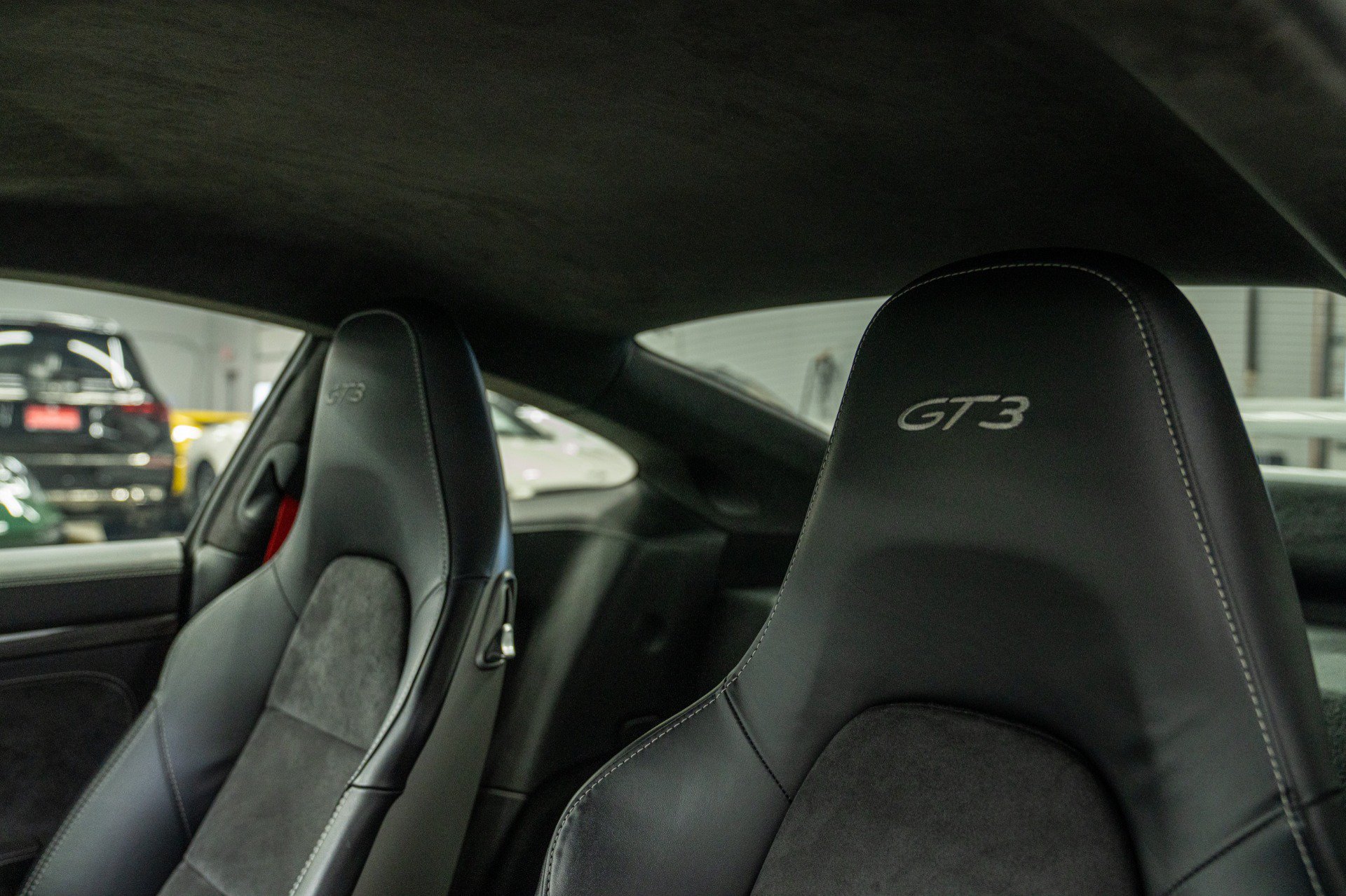 Used 2015 Porsche 911 GT3 RWD image 17