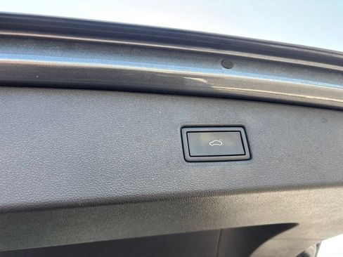 Used 2024 Volkswagen Tiguan SE AWD/4WD image 31