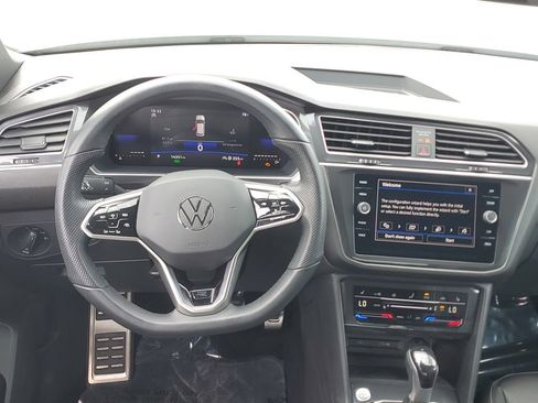 Certified 2023 Volkswagen Tiguan SE R-Line FWD image 19