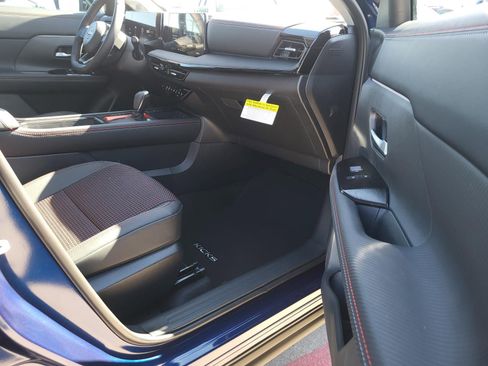 New 2026 Nissan Kicks SR w/ SR Premium Package image 13