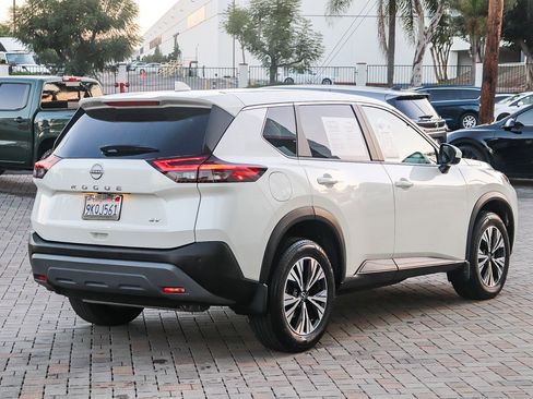 Used 2023 Nissan Rogue SV image 7