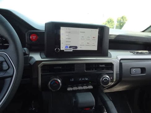 Used 2025 Toyota Tacoma TRD Off-Road AWD/4WD image 28