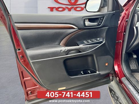 Used 2016 Toyota Highlander Limited Platinum AWD/4WD image 32