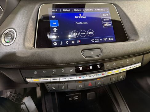 Used 2023 Cadillac XT4 Premium Luxury FWD image 17