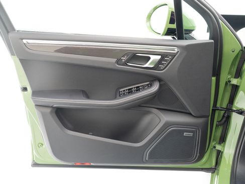 New 2026 Porsche Macan GTS image 22