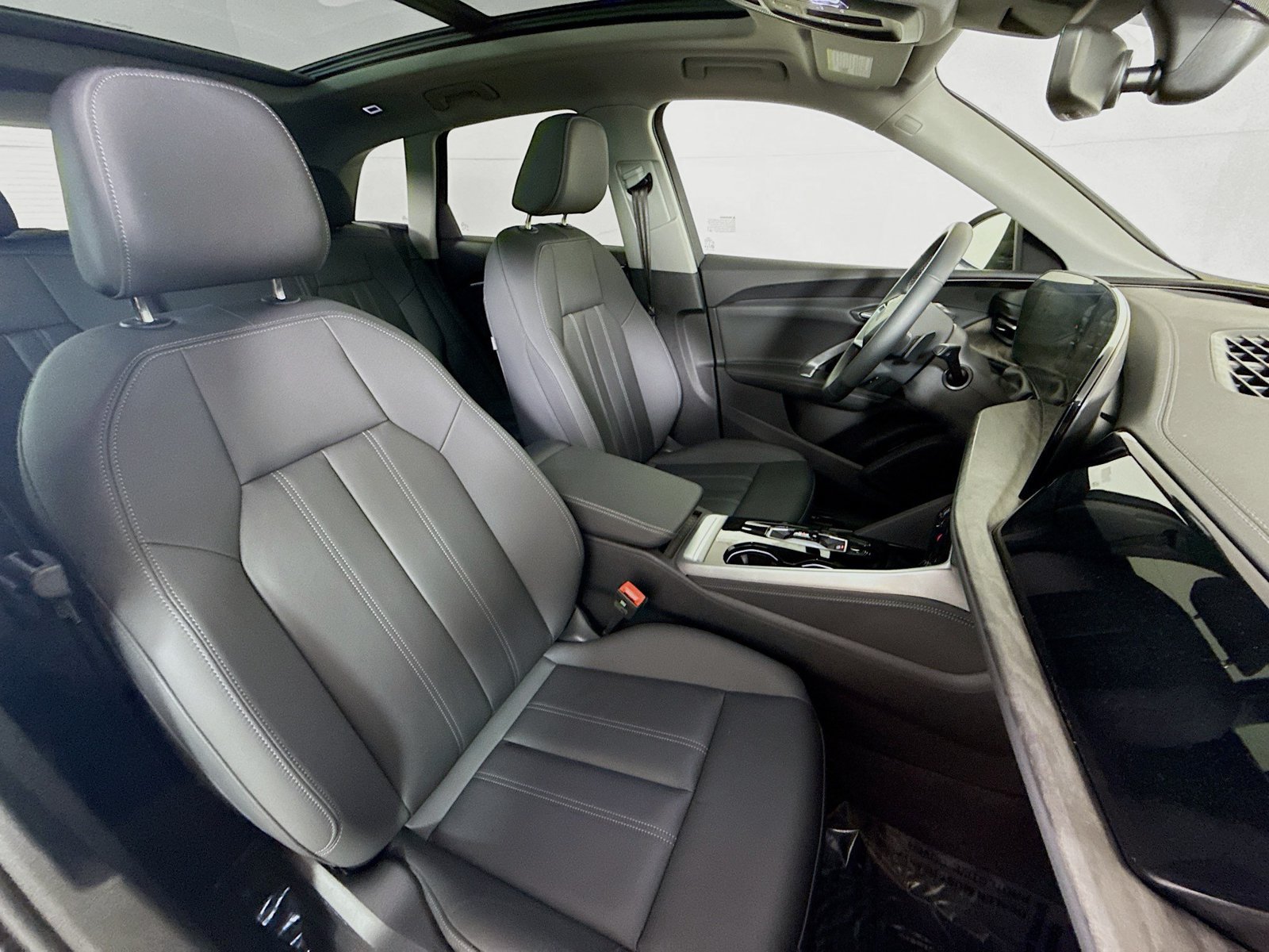 Used 2025 Audi Q5 Premium w/ Convenience Package AWD/4WD image 25