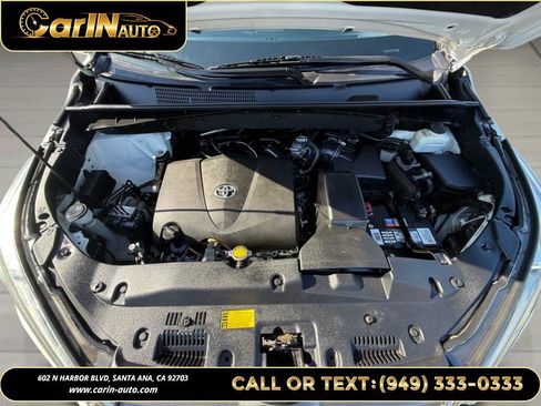 Used 2017 Toyota Highlander Limited Platinum FWD image 32