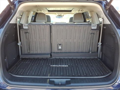 Used 2023 Toyota Highlander Platinum image 16