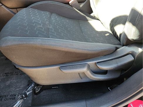 Used 2024 Nissan Kicks SV image 16