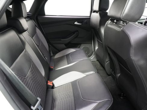 Used 2018 Ford Focus ST w/ Equipment Group 401A FWD image 18