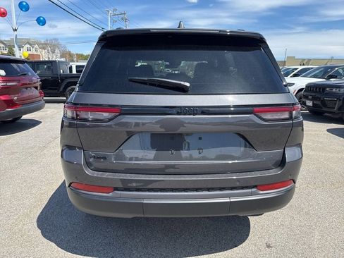 New 2026 Jeep Grand Cherokee Altitude AWD/4WD image 4