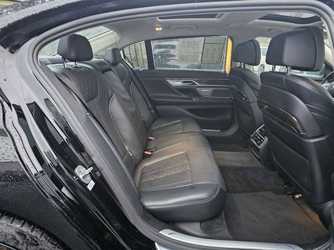 Used 2018 BMW 740e xDrive image 12