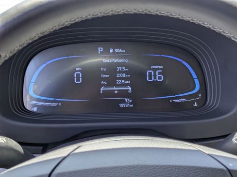 Used 2025 Hyundai Venue SEL FWD image 19